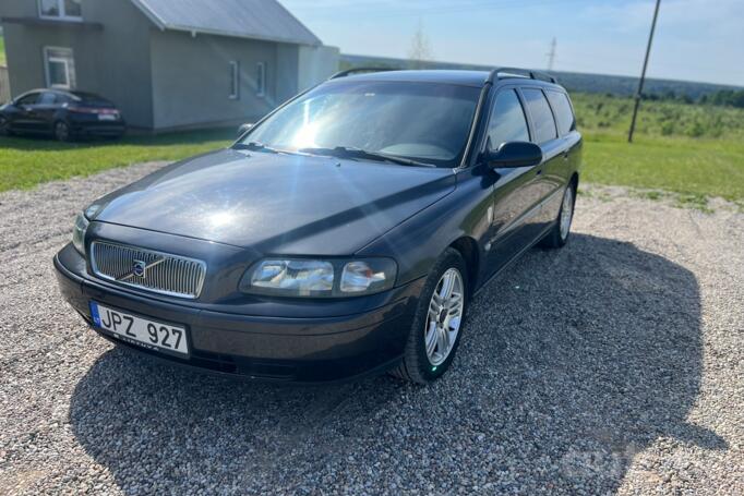 Volvo V70 2 generation wagon