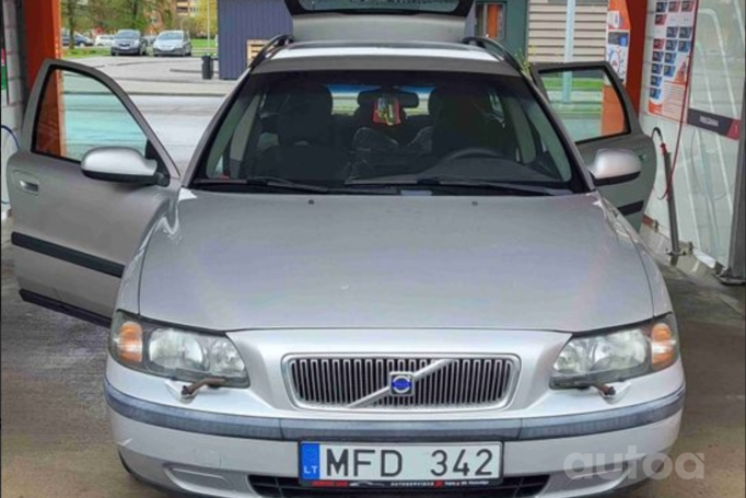 Volvo V70 2 generation wagon