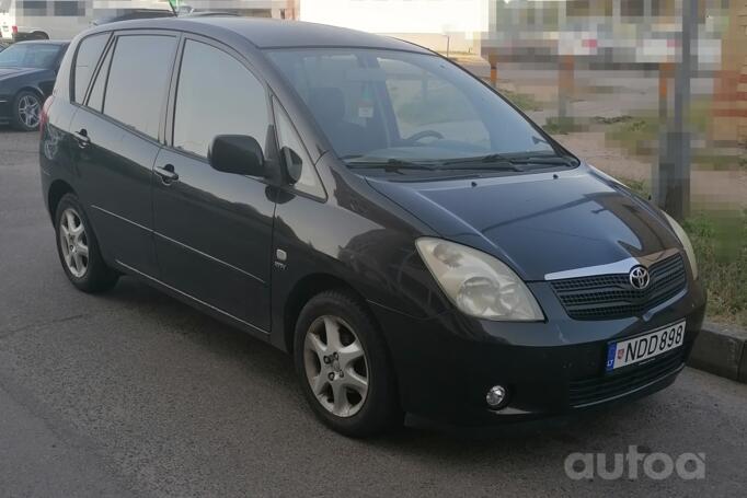 Toyota Corolla Verso 1 generation Minivan