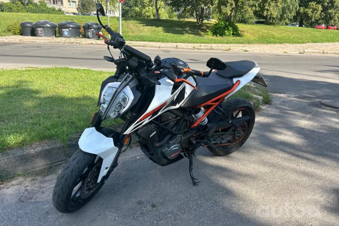 KTM Duke