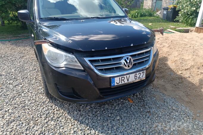 Volkswagen Routan 1 generation Minivan