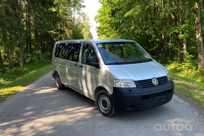 Volkswagen Caravelle T5 Minivan