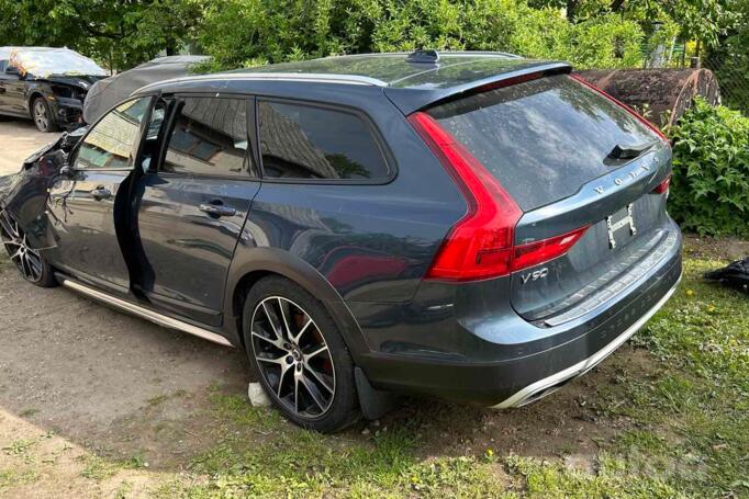 Volvo V90 Cross Country 1 generation