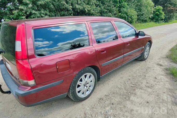 Volvo V70 2 generation wagon