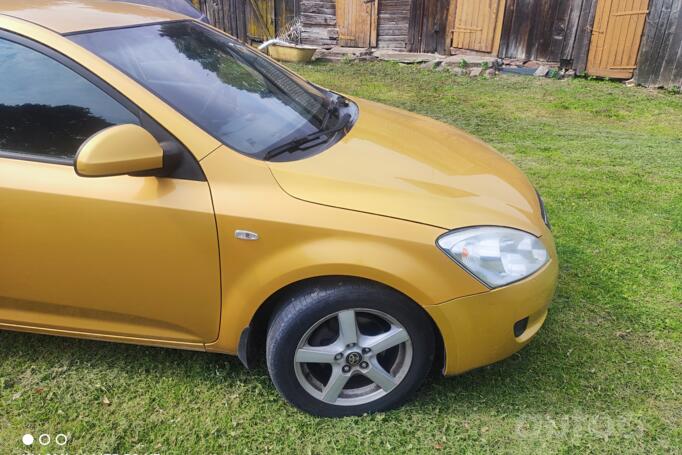 Kia Cee'd 1 generation Hatchback 5-doors