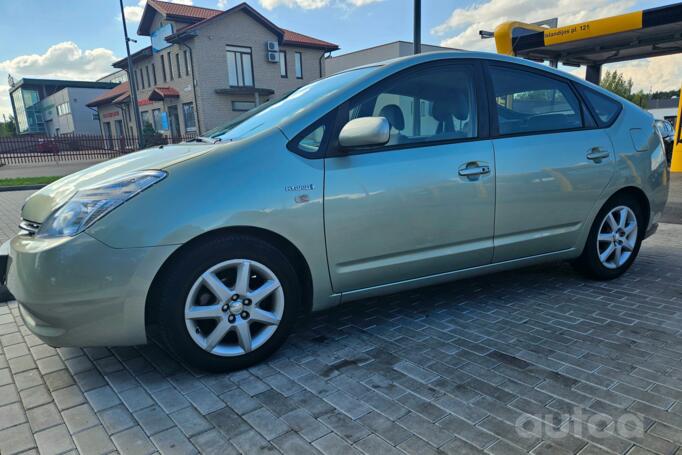 Toyota Prius 2 generation Hatchback