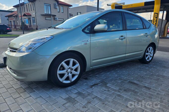 Toyota Prius 2 generation Hatchback