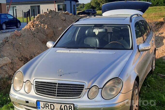 Mercedes-Benz E-Class W211 Sedan