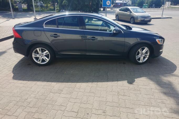 Volvo S60 2 generation [restyling] Sedan 4-doors