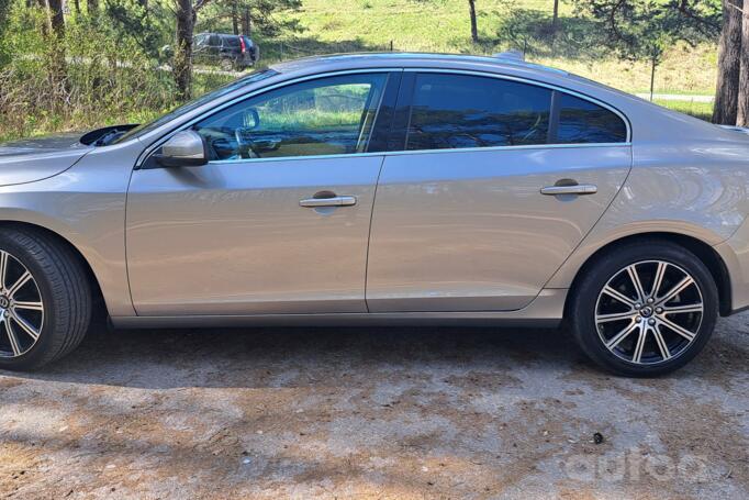 Volvo S60 2 generation [restyling] Sedan 4-doors