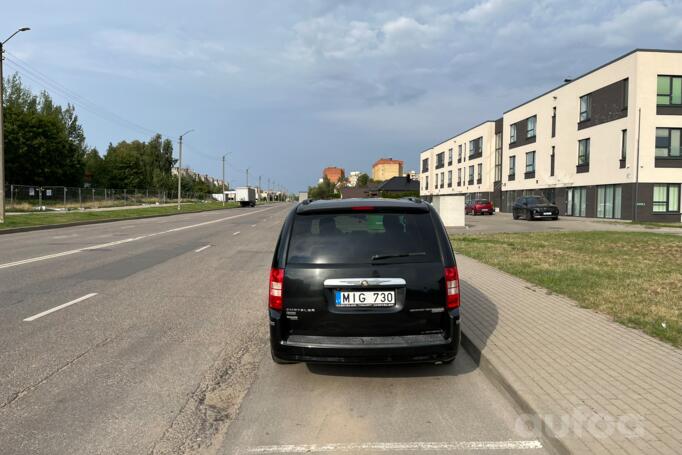 Chrysler Voyager 5 generation Grand minivan