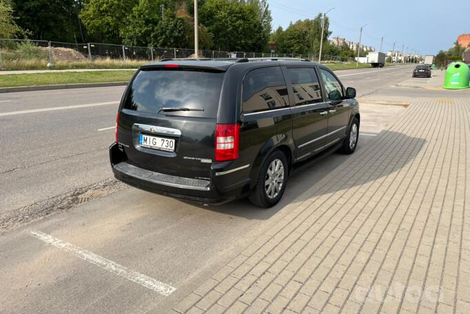 Chrysler Voyager 5 generation Grand minivan