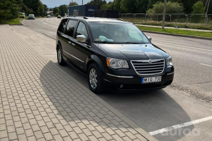 Chrysler Voyager 5 generation Grand minivan