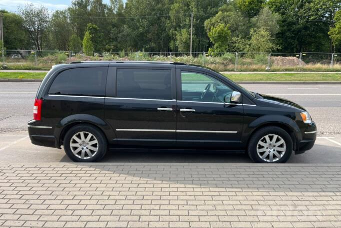 Chrysler Voyager 5 generation Grand minivan