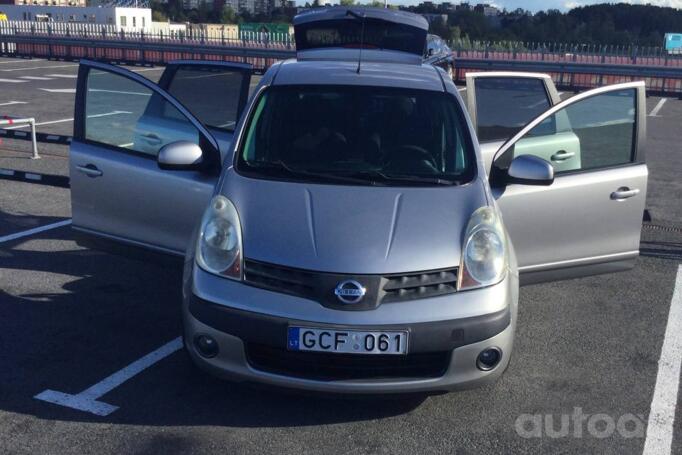 Nissan Note E11 Hatchback