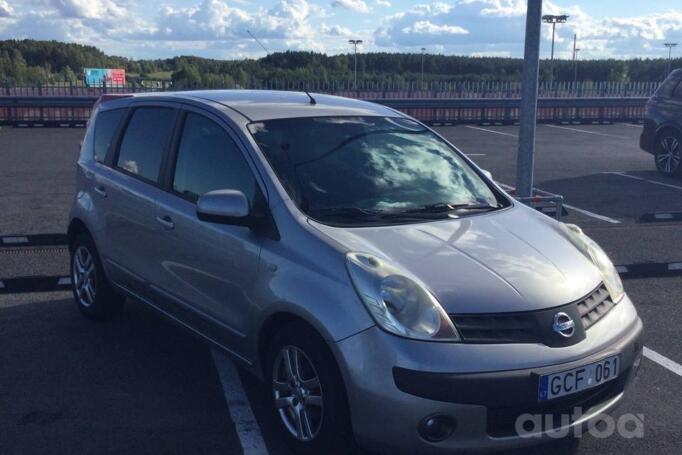 Nissan Note E11 Hatchback