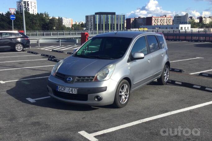 Nissan Note E11 Hatchback