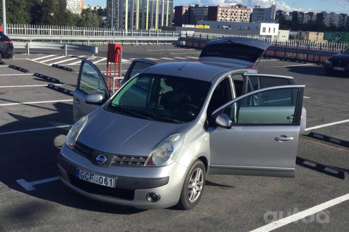 Nissan Note E11 Hatchback