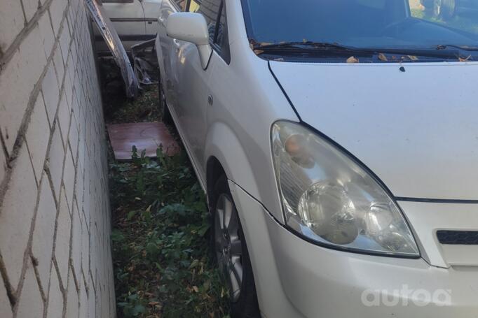 Toyota Corolla Verso 1 generation [restyling] Minivan