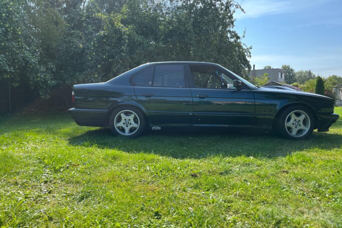 BMW 5 Series E34 Sedan