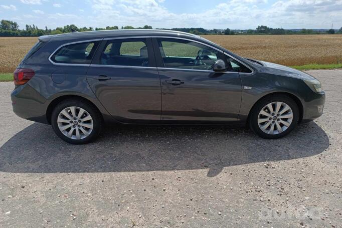 Opel Astra J [restyling] Sports Tourer wagon 5-doors