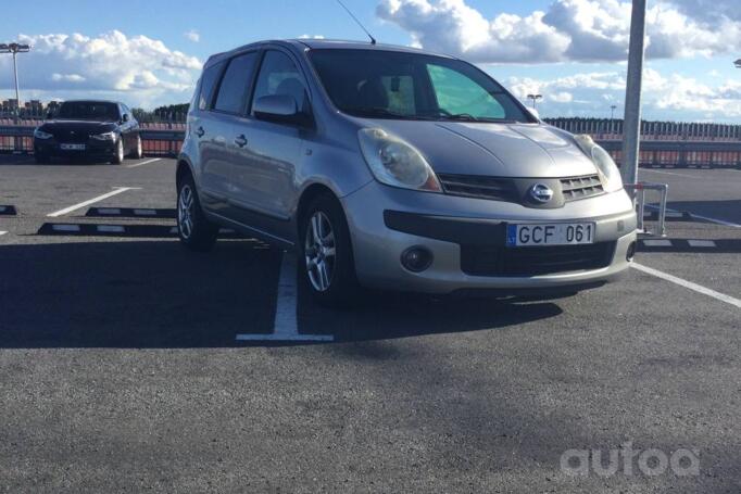 Nissan Note E11 Hatchback