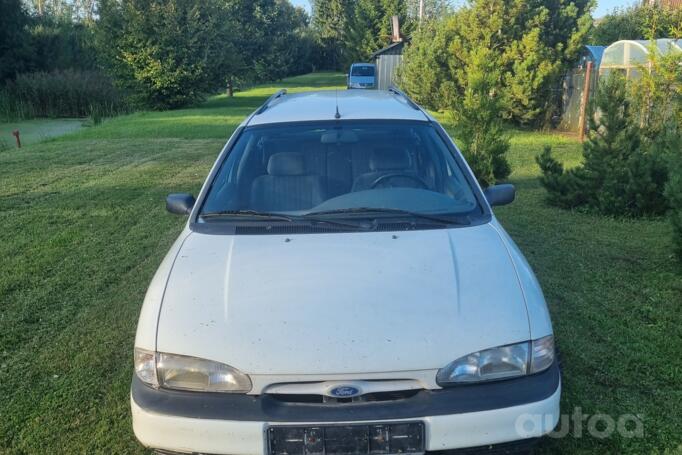 Ford Mondeo 1 generation wagon