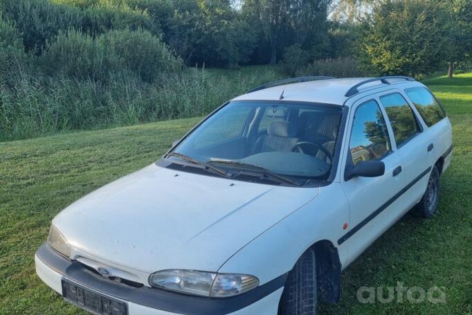 Ford Mondeo 1 generation wagon