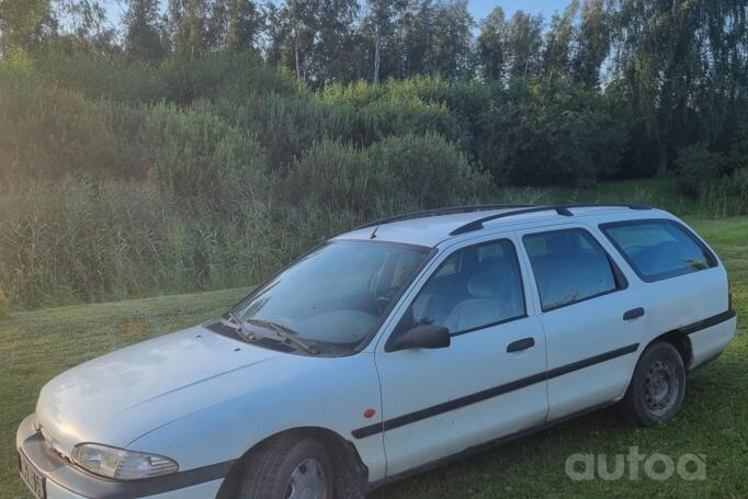 Ford Mondeo 1 generation wagon