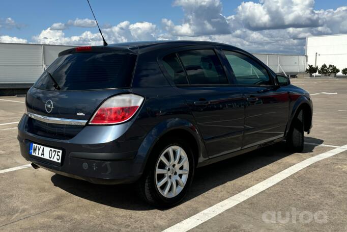 Opel Astra H Hatchback