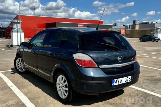 Opel Astra H Hatchback