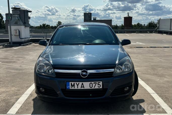 Opel Astra H Hatchback