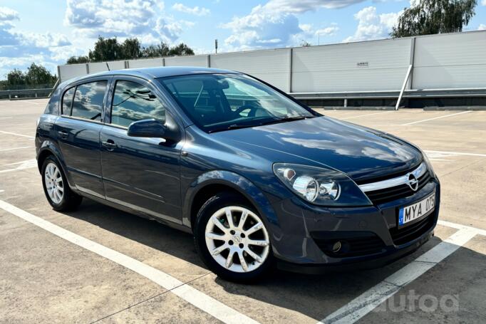 Opel Astra H Hatchback