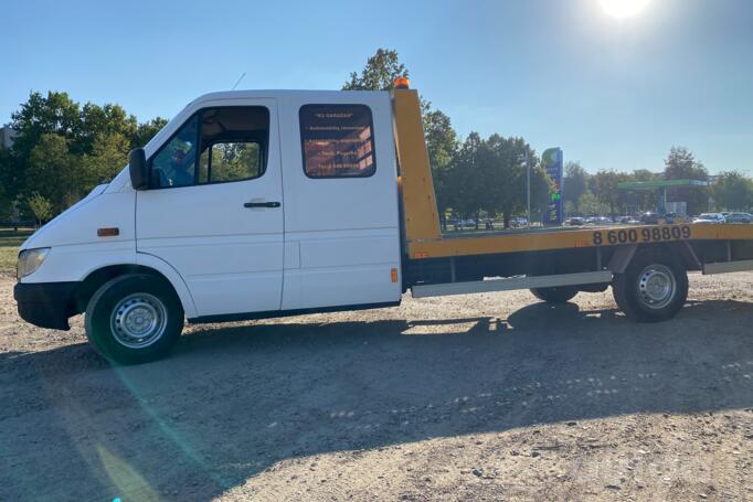 Mercedes-Benz Sprinter First generation