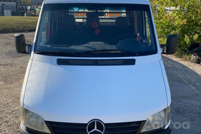 Mercedes-Benz Sprinter First generation