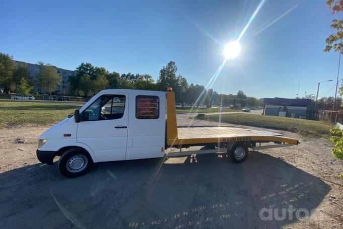 Mercedes-Benz Sprinter First generation