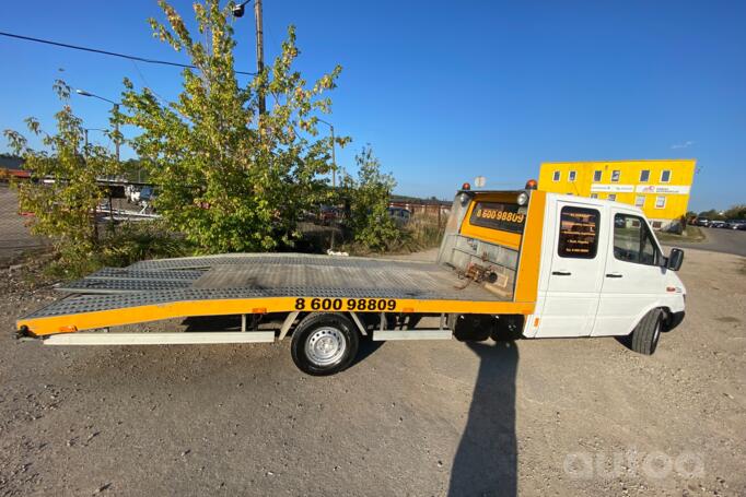 Mercedes-Benz Sprinter First generation