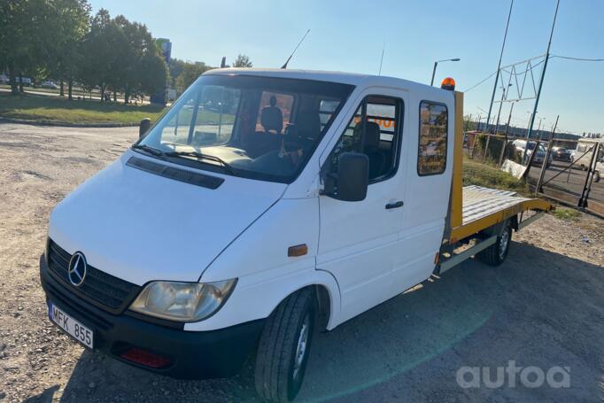 Mercedes-Benz Sprinter First generation