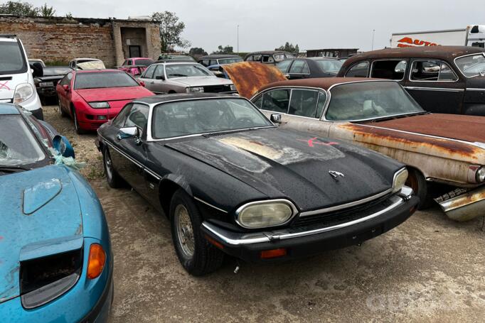 Jaguar XJ I (Series 3) Sedan