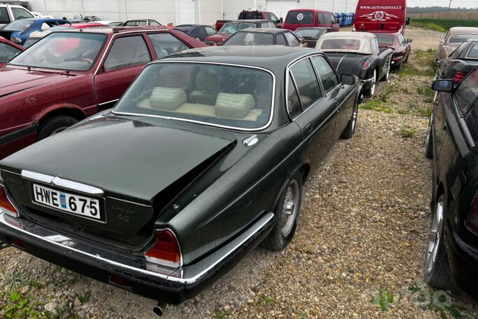 Jaguar XJ I (Series 3) Sedan