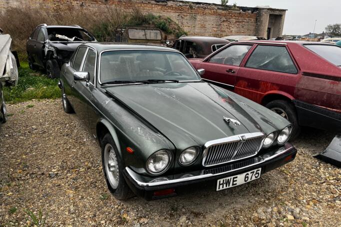 Jaguar XJ I (Series 3) Sedan