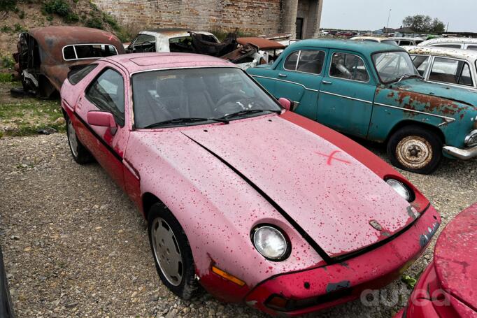 Porsche 928 GTS Coupe