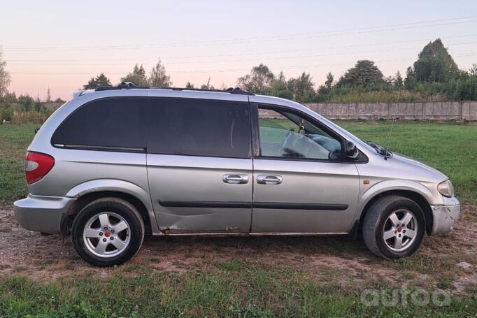 Dodge Caravan 4 generation Grand minivan 5-doors