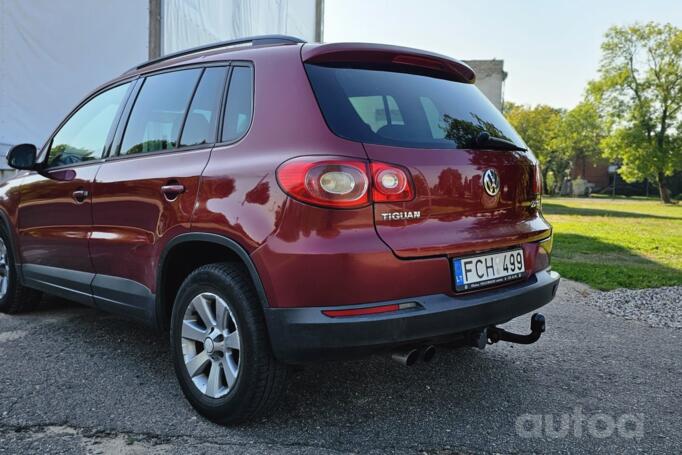 Volkswagen Tiguan 1 generation Crossover