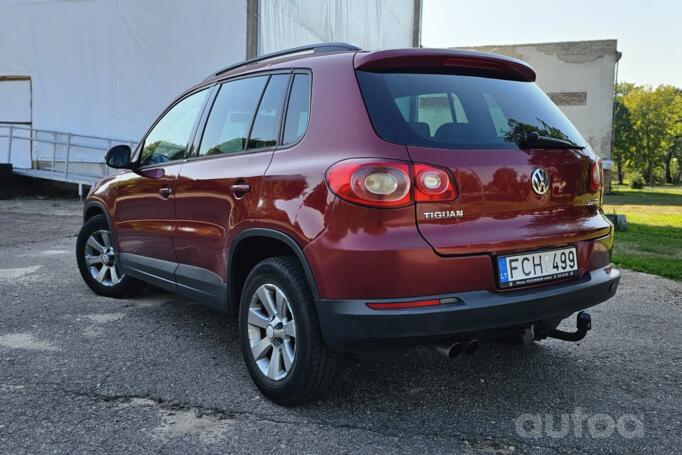 Volkswagen Tiguan 1 generation Crossover