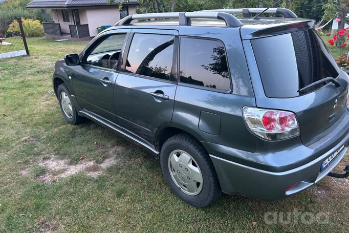 Mitsubishi Outlander 1 generation Crossover