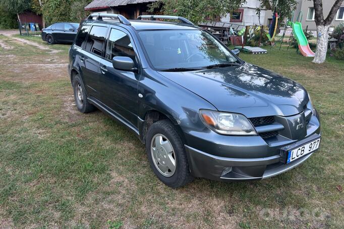 Mitsubishi Outlander 1 generation Crossover