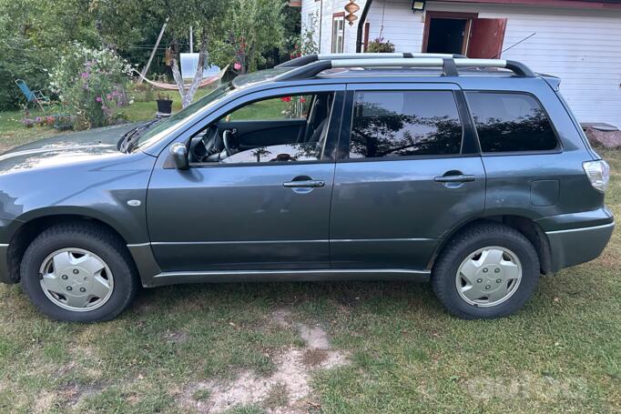 Mitsubishi Outlander 1 generation Crossover