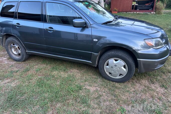 Mitsubishi Outlander 1 generation Crossover