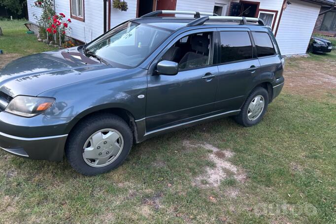 Mitsubishi Outlander 1 generation Crossover